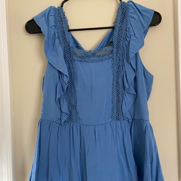 Francesca’s Tie Tank - Picture 1 of 3